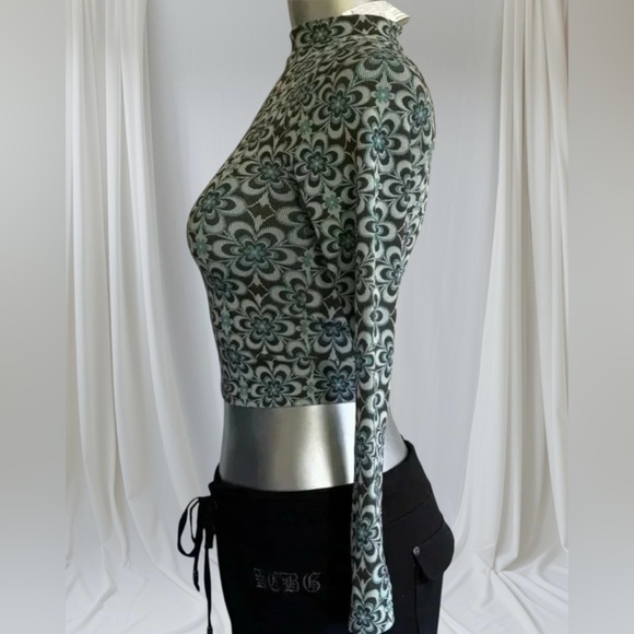 🆕Women’s Stradivarius Seamless Crop Top - Picture 2 of 11